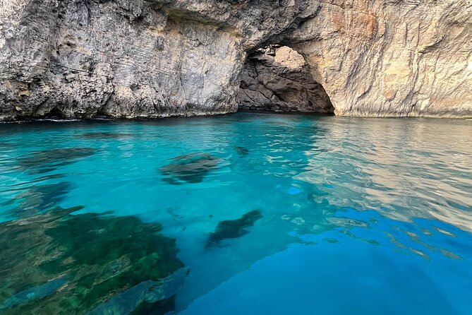 Private Boat Charter Blue Lagoon Crystal Lagoon and Comino - What the private format changes