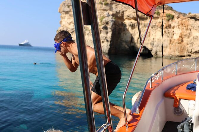 Private Boat Tour at Comino's Blue Lagoon and Crystal Lagoon - Comino’s southern coves and the view from the boat