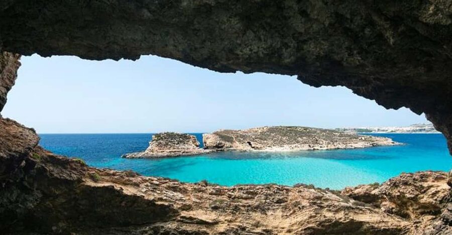 Private Boat Tours From Malta/Gozo: Comino & Blue Lagoon - Comino’s caves and rocky coastline
