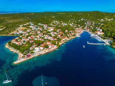 Private Speedboat Tour: Blue Lagoon & 3 Islands from Split