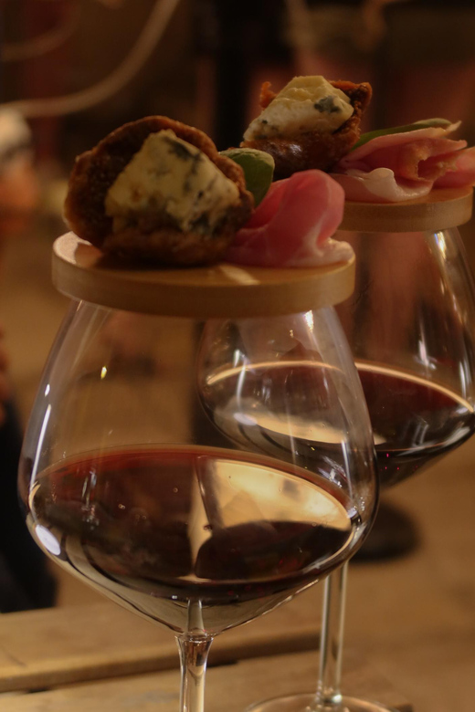Romantic Wine Tasting Experience at Koccio Valletta - Finding Koccio at the foot of Santa Lucia Street