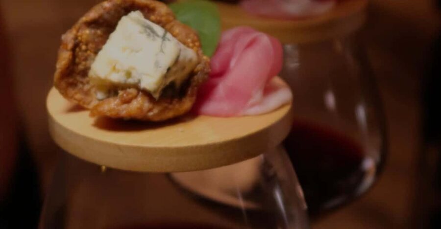 Romantic Wine Tasting Experience at Koccio Valletta - The opening welcome and introduction