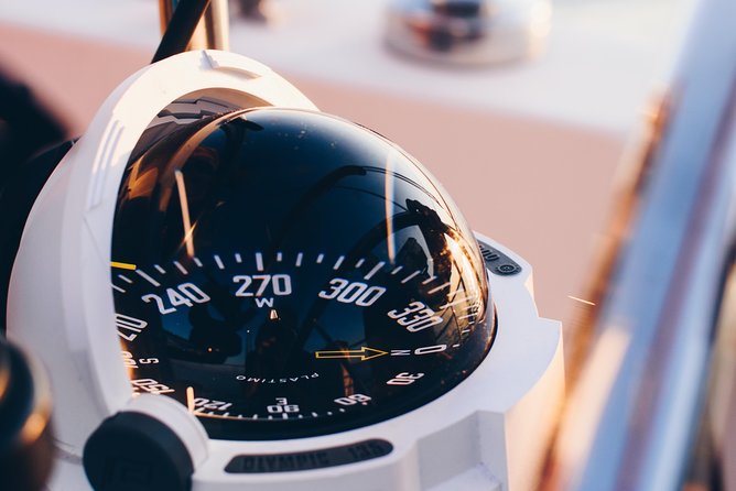 Sailing charter along the Maltese shoreline incl. Lunch and drinks - A private day on Malta’s water