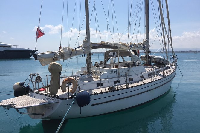 Sailing charter along the Maltese shoreline incl. Lunch and drinks - A homemade lunch with a Mediterranean feel
