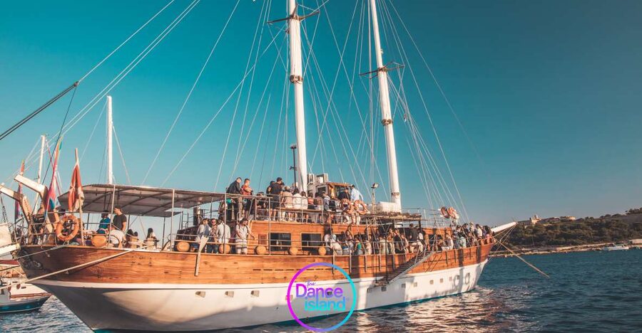 Sliema: Sailboat Party with an Open Bar, Food, and Swimming - Key points to know before you book