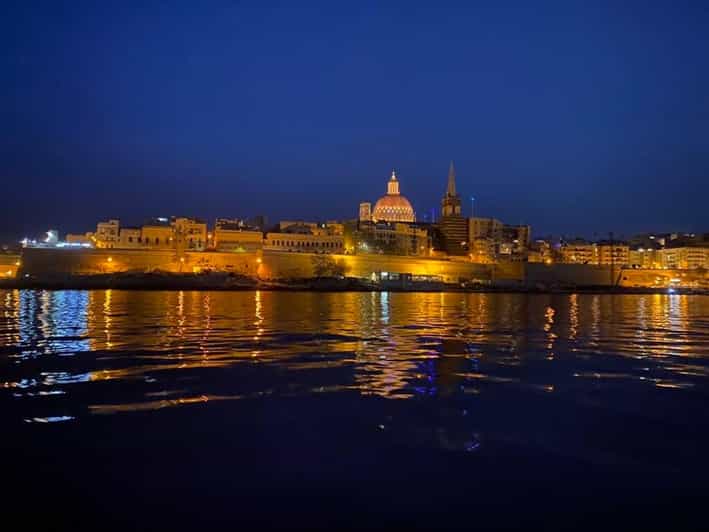 Sliema: Special Night Harbour Cruise - Crossing toward Valletta and Floriana