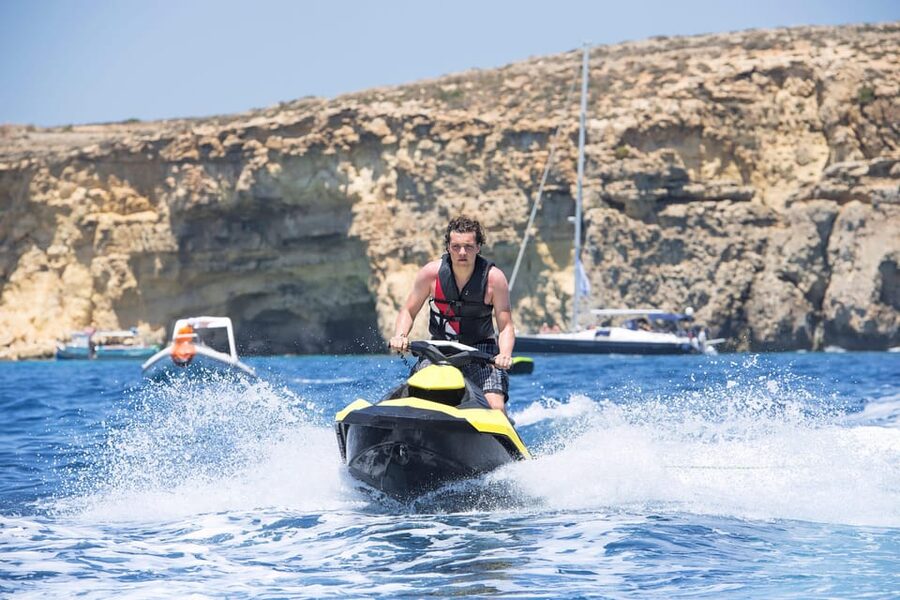 St. Julian's: Jet Ski Rental in St. George's Bay - Safety, insurance, and the real cost