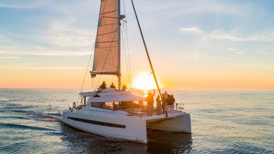 St. Paul's Bay: Half-Day Luxury Catamaran Tour with Drinks - Quick points to know