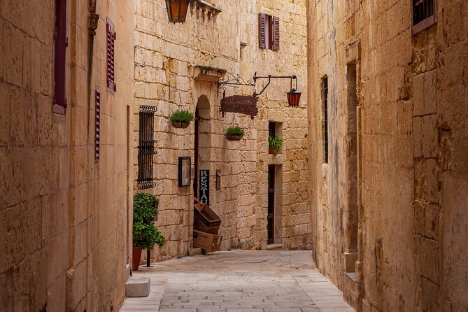 The Food & History Private Tour of Malta - Guide quality makes or breaks the evening
