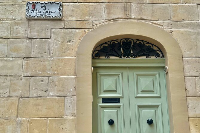 Three cities walking tour incl. entrance to Inquisitor's palace - What the guides add to the walk