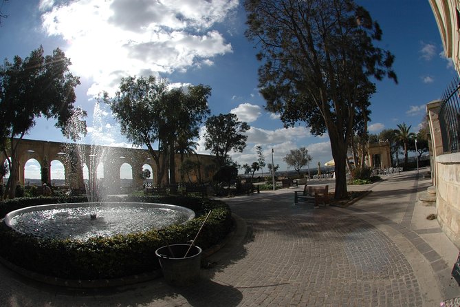 Valletta City of the Knights 3.5-Hour Walking Tour - Group size and sound can shape the experience