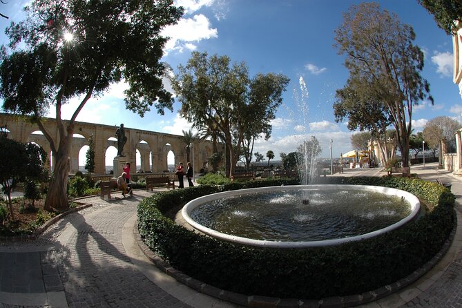 Valletta City Walking Tour - Upper Barrakka Gardens and the Grand Harbour view