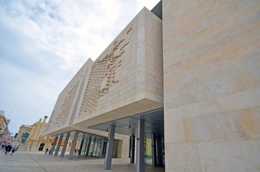 Valletta: Half-Day City Discovery Walking Tour - Group size, language, and pace