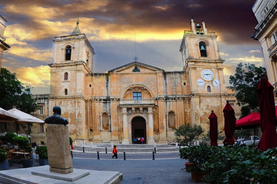 Valletta Half Day inc St. John's Cathedral, Malta Experience - The Malta Experience Show