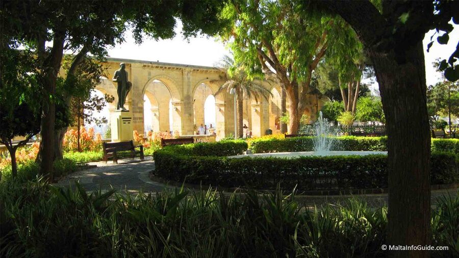 Valletta: Private Insider Walking Tour with Licensed Guide - Why a private walk makes sense in Valletta