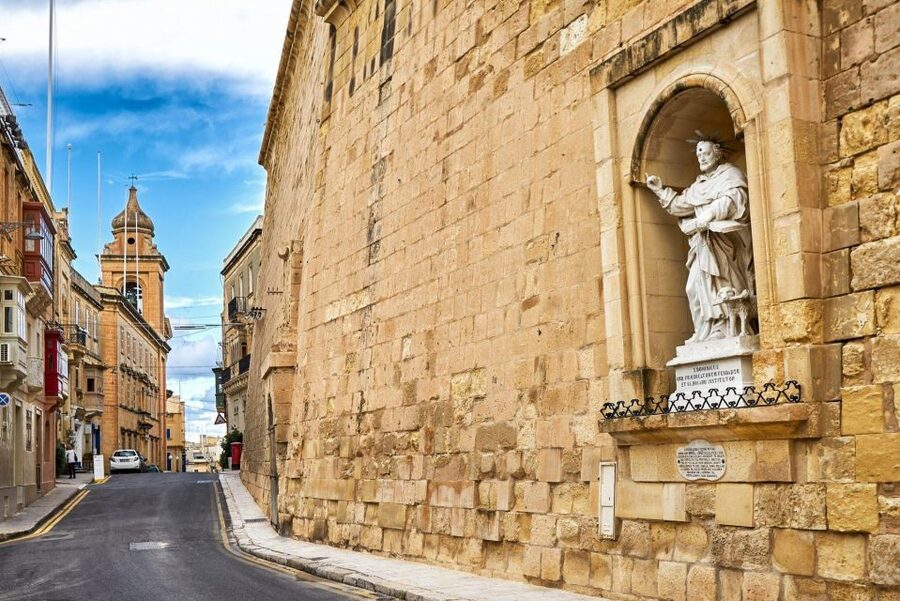 Valletta: Self-Guided Historical Walking Tour (Audio Guide) - Key points at a glance