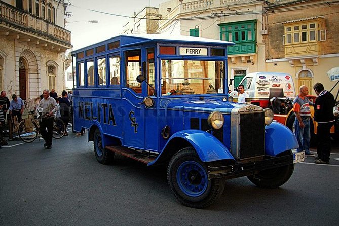 Vittoriosa, Cospicua and Senglea Vintage Bus Tour - Cottonera Lines and the Three Cities